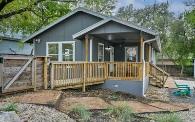 Photo 5 - Oak Grove Bungalow