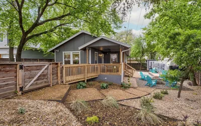 Photo 3 - Oak Grove Bungalow