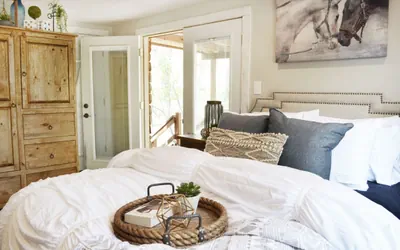 Historic Midtown Ruidoso Cabin | Walk to Shops & Private Hot Tub