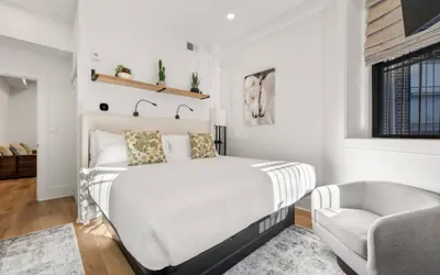 Luxury 1BR: Sleek Kitchen + City Charm | Suite 2