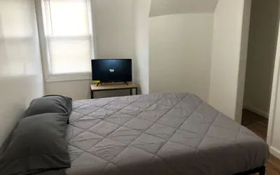 Photo 5 - Private apartment with 3 bedrooms and 1 bathroom near Newark International Airport EWR and New York City