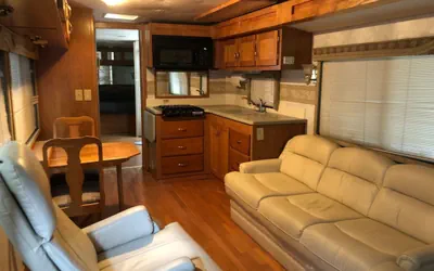 Photo 3 - Private 1-bedroom RV, direct bus to NYC Manhattan only 2 blocks away