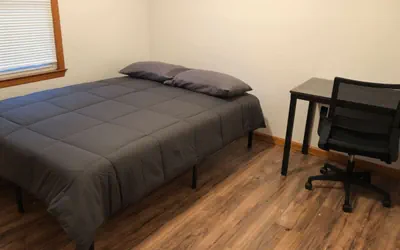 Photo 5 - Private house with 4 bedrooms and 2 bathrooms, direct NYC Manhattan train only 10 minute walk away