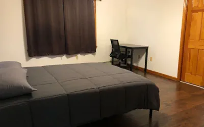 Photo 4 - Private house with 4 bedrooms and 2 bathrooms, direct NYC Manhattan train only 10 minute walk away