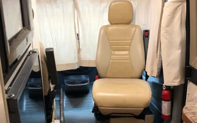 Photo 5 - Private and cozy RV, direct bus to NYC Manhattan only 2 blocks away