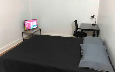 Spacious 2-bedroom apartment with 1-bathroom and private street entrance