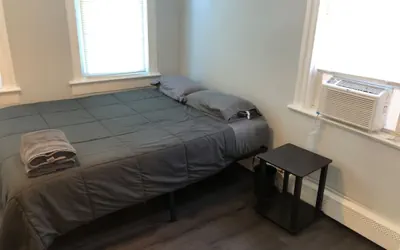 Private 2-bedroom apartment, free parking, direct bus to NYC Manhattan only 2 blocks away
