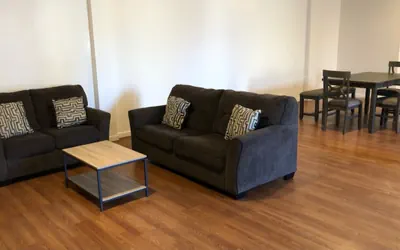 Photo 3 - Large apartment, sleeps up to 10 people comfortably, direct NYC Manhattan train only 5 minute walk away