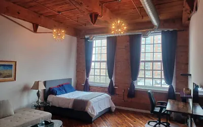 Stylish Loft with Central Location and Downtown Views