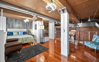 Photo 4 - Stylish Loft with Modern Amenities in Detroit