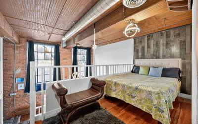 Stylish Loft with Modern Amenities in Detroit