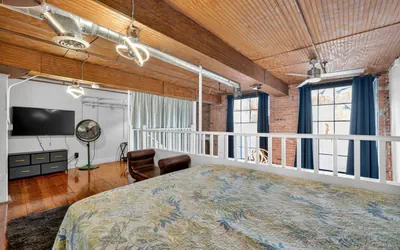 Photo 2 - Stylish Loft with Modern Amenities in Detroit