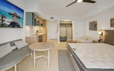 Photo 4 - Stylish Downtown Miami Studio | Bay Views & Prime Location