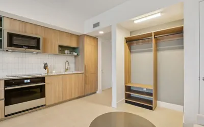 Photo 5 - Stylish Downtown Miami Studio | Bay Views & Prime Location