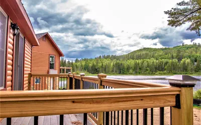 White Mountains Hiker Lakefront Log Studio
