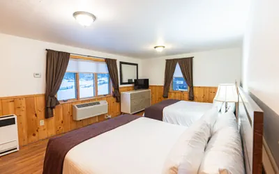 Photo 5 - Lakeside Family Cottage Multiple Bedrooms