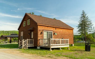 Two-Bedroom Log Cabin with Private Fire Pit
