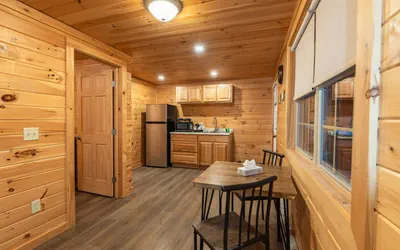 Photo 3 - Cedar Suite Quiet Work Retreat White Mountains