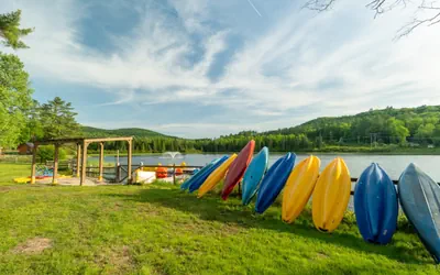Fall Foliage Cabin in the White Mountains | Private Deck & Cozy Stay