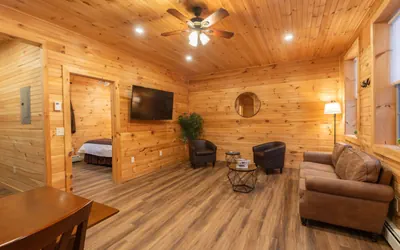 Townhome Two Kings Each Floor White Mountains