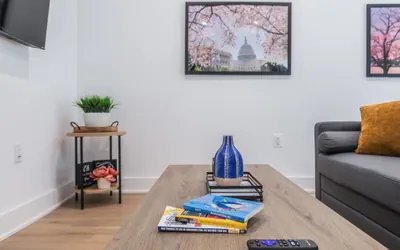 Photo 4 - Modern 2BR Cap Hill Suite - 3 Min walk to Metro!