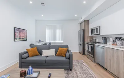 Modern 2BR Cap Hill Suite - 3 Min walk to Metro!