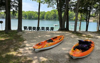 Photo 3 - Lakeside Getaway includes Hot Tub (pet friendly)