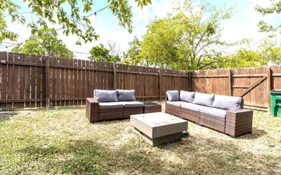Photo 3 - Stylish 3-Bedroom Austin Home in a Seriously Convenient Location