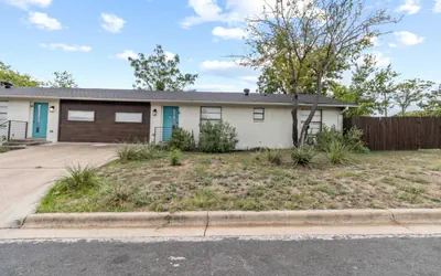 Photo 2 - Stylish 3-Bedroom Austin Home in a Seriously Convenient Location