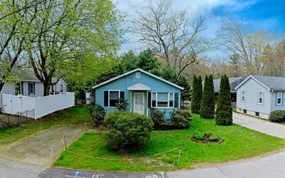 Photo 2 - Renovated 2BR | 15-Min Walk to Old Orchard Beach