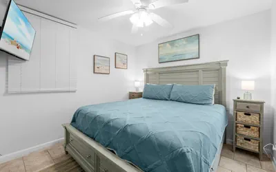 Photo 2 - Ground-Floor Beachfront Condo! Free Beach Chair Service