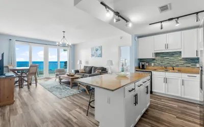 Photo 5 - Ocean & Beach Views: Spacious 3-BR Condo for 8