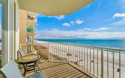 Gulf-Front Corner Unit | Stunning Coastline Views!