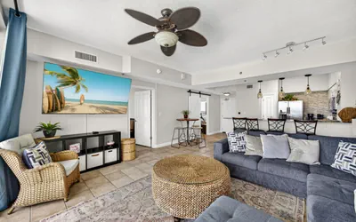 Photo 5 - Beachfront Retreat: Spacious Condo w/ Stunning Views