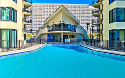 Photo 3 - Stunning Beachfront 1BD Condo w/ Free Beach Chair Service