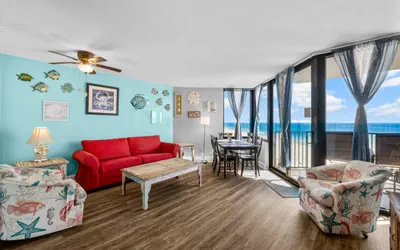 Photo 4 - Stunning Beachfront 1BD Condo w/ Free Beach Chair Service