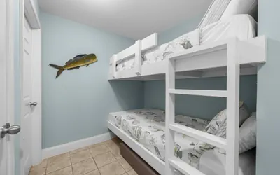 Photo 5 - Oceanview Resort Low Floor Condo! Steps to the Beach! Sleeps 6