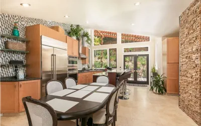 Photo 5 - Skyhill Oasis New Lux Designer Modern