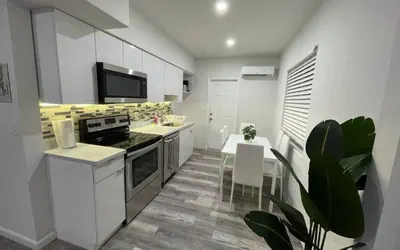 Photo 2 - Charming 2 bed/2 bath apt w/patio & parking