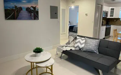 Photo 2 - Upstairs 2bed/1 bath apt w/parking little habana