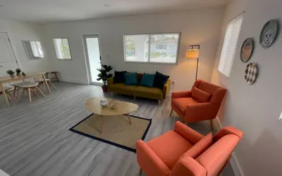 Photo 3 - 2800 SW 21st · Cozy & Spacious House w/parking