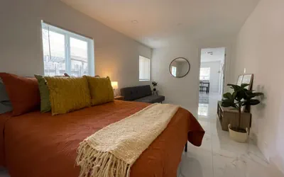 Photo 5 - A Cozy & Spacious Studio w/parking great location