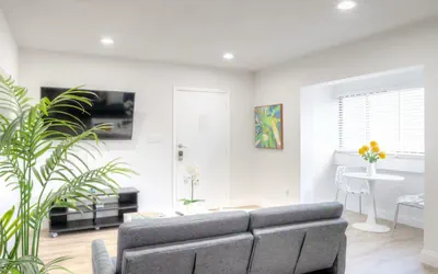 Photo 2 - Spacious 1BR – Walk to City Centre + Free Parking