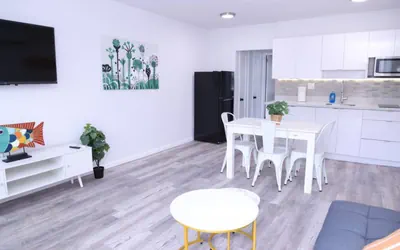 Photo 3 - Remodeled 1bed/1bath apt w/parking great location