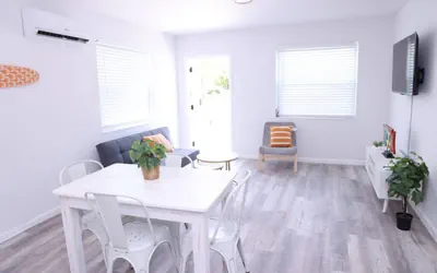 Photo 5 - Remodeled 1bed/1bath apt w/parking great location