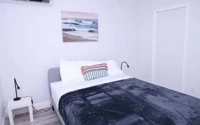 Photo 5 - Lovely 1-bed apt with private patio & parking