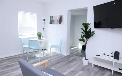 Photo 4 - Cozy Studio w/ parking & private patio w/ BBQ