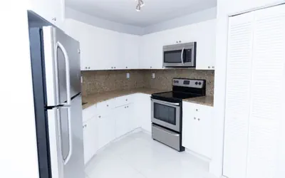 Photo 5 - Brand new & modern 2bed/1 bat apt w/ parking