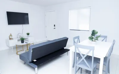 Photo 3 - Brand new & modern 2bed/1 bat apt w/ parking