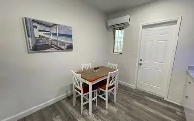 Photo 4 - 1bed/1bath apt w/ parking & patio great location !